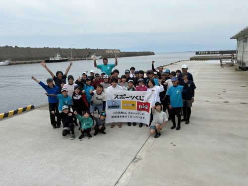 立山連峰をバックに集合写真