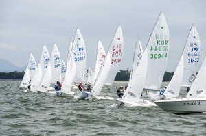 ウインドコンディションに恵まれた今大会の第4レーススタート
