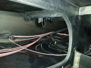 トラベラー、ブームバング、カニンガムなどのテークルはバルクヘッドなどを用いてブロックが取り付けられている。