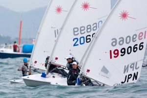 レーザーラジアル級はロンドン五輪代表の土居愛美（慶應義塾大学）が10レース中8回トップで独走