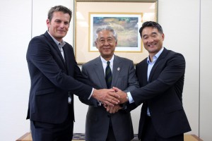 左からディーン・バーカー、河野博文、早福和彦の各氏