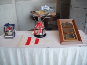 パーティ会場に展示された小網代カップと銘板