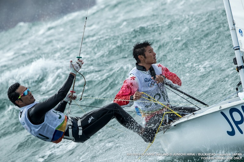 ヨット 日本セーリング連盟 Japan Sailing Federation Jsaf オリンピックセーリング競技 女子470級 吉田 吉岡組 2位につける