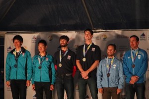 磯崎・高柳組、銀メダルの表彰式