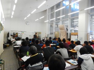 立派な海洋センターの研修室