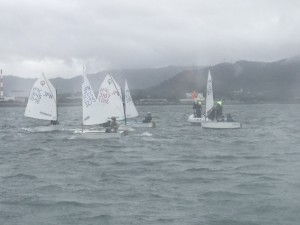 台風22号の影響もあって前半は雨の中で練習