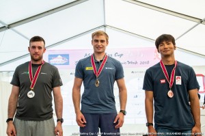 レーザー級3位の南里研二選手（右端）