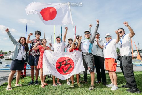 Takumi and his supporters